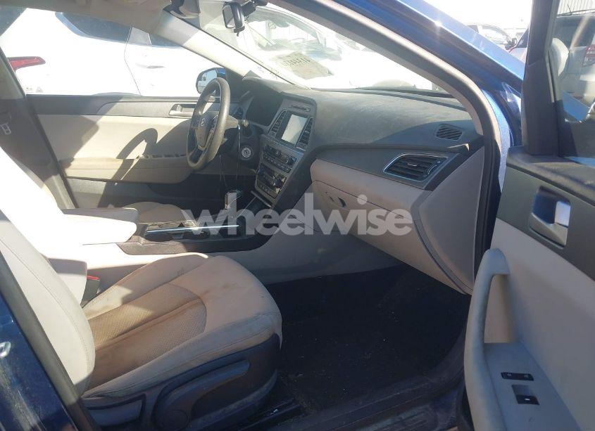 Photo 5 of 2016 Hyundai Sonata SE (VIN 5NPE24AFXGH316058)