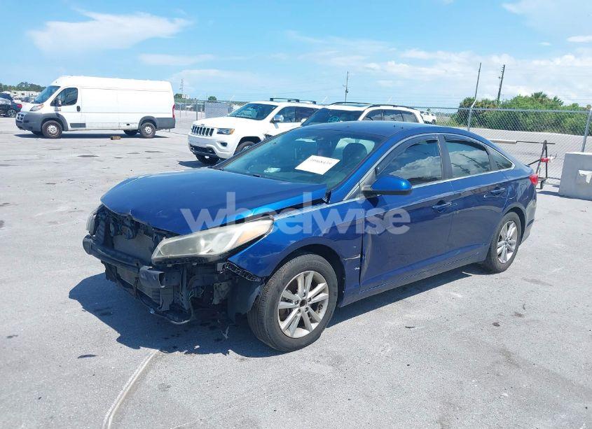 Photo 2 of 2016 Hyundai Sonata SE (VIN 5NPE24AFXGH319896)