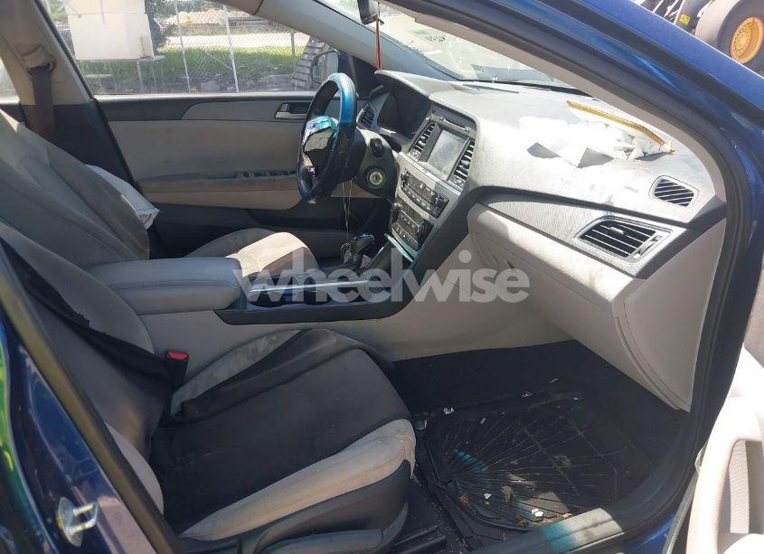 Photo 5 of 2016 Hyundai Sonata SE (VIN 5NPE24AFXGH319896)