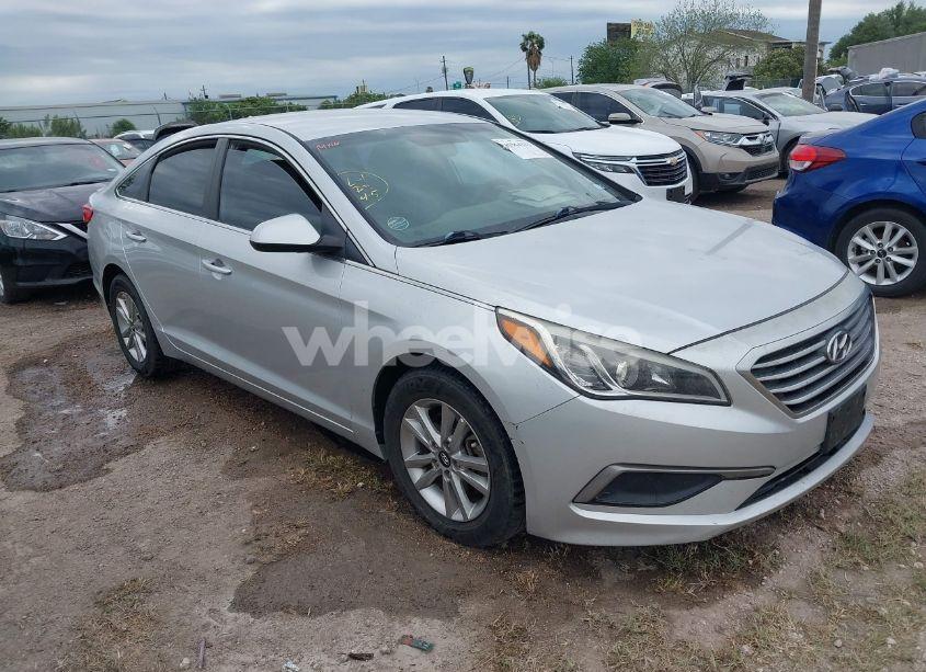 2016 Hyundai Sonata SE (VIN 5NPE24AFXGH324497) main photo