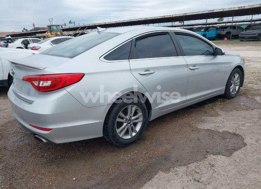 Photo 4 of 2016 Hyundai Sonata SE (VIN 5NPE24AFXGH324497)