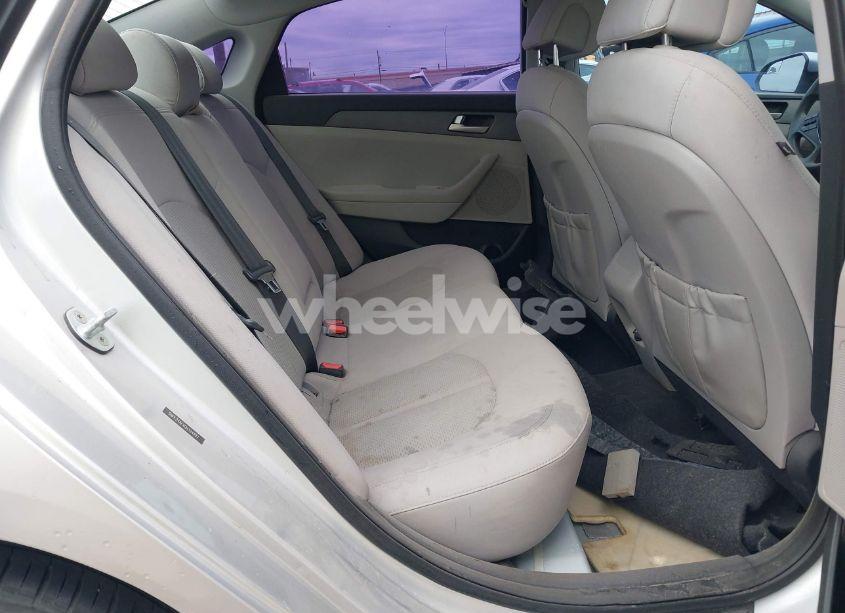 Photo 8 of 2016 Hyundai Sonata SE (VIN 5NPE24AFXGH324497)