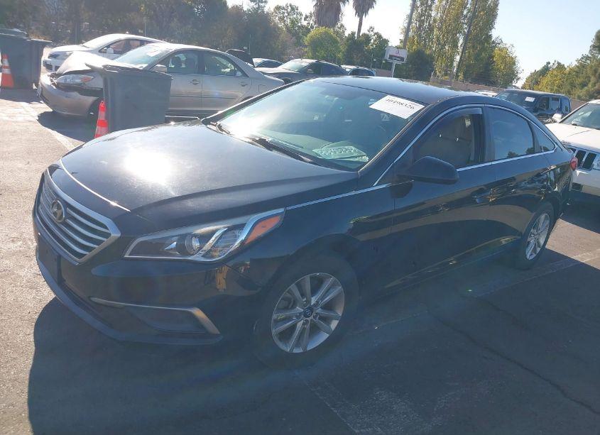 Photo 2 of 2016 Hyundai Sonata SE (VIN 5NPE24AFXGH324984)