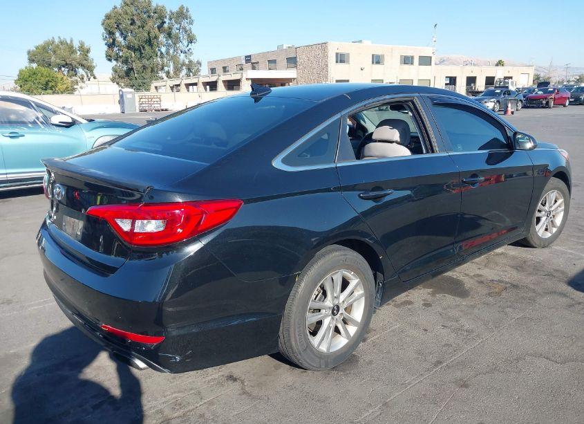 Photo 4 of 2016 Hyundai Sonata SE (VIN 5NPE24AFXGH324984)