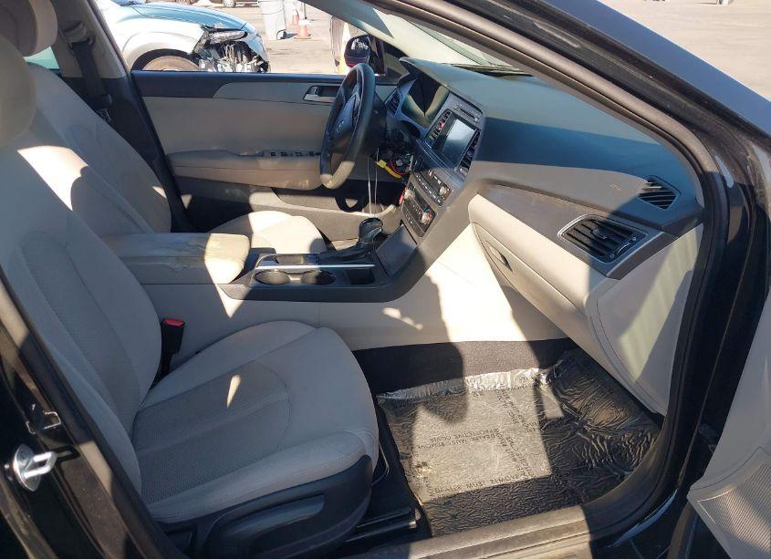 Photo 5 of 2016 Hyundai Sonata SE (VIN 5NPE24AFXGH324984)