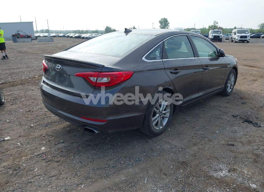 Photo 4 of 2016 Hyundai Sonata SE (VIN 5NPE24AFXGH326895)