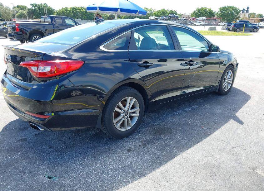 Photo 4 of 2016 Hyundai Sonata SE (VIN 5NPE24AFXGH331594)