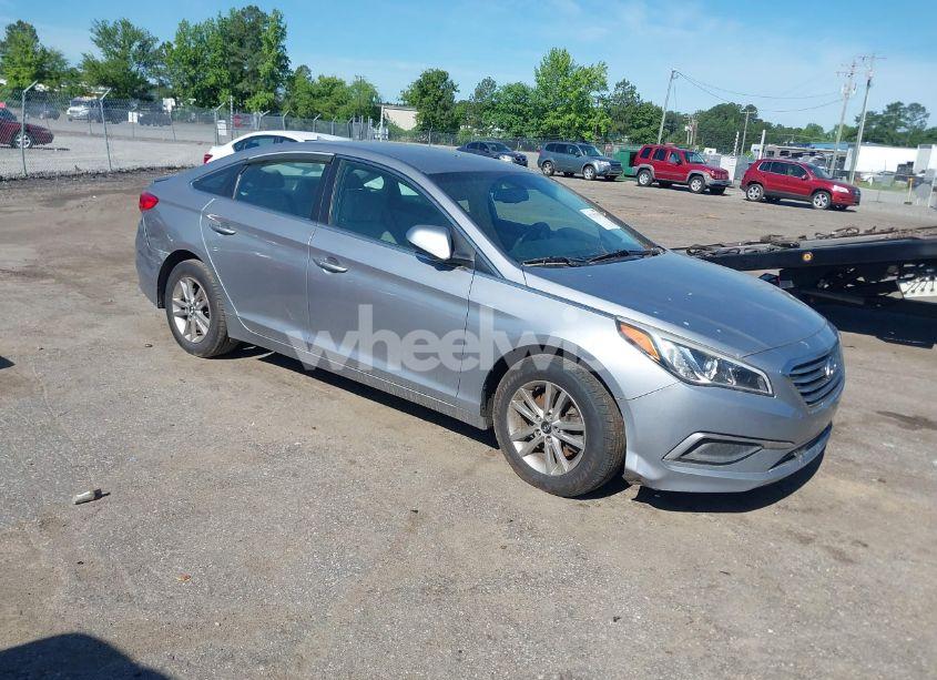 2016 Hyundai Sonata SE (VIN 5NPE24AFXGH333622) main photo