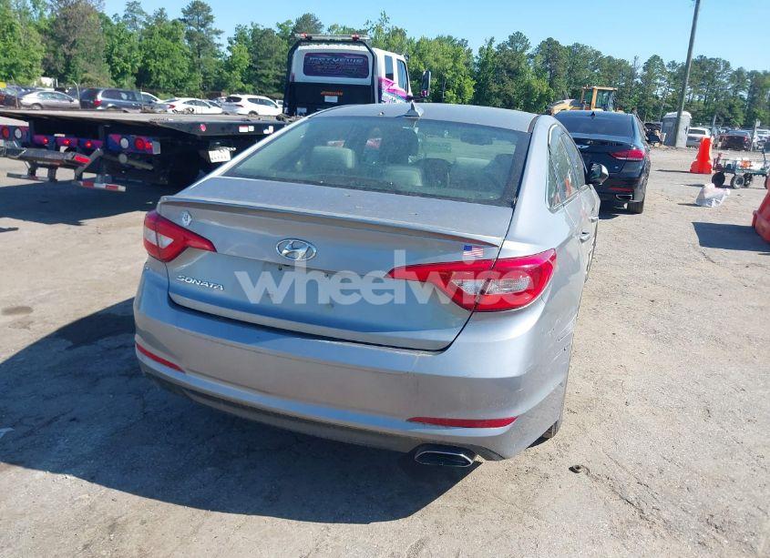 Photo 4 of 2016 Hyundai Sonata SE (VIN 5NPE24AFXGH333622)