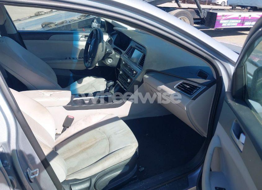 Photo 5 of 2016 Hyundai Sonata SE (VIN 5NPE24AFXGH333622)