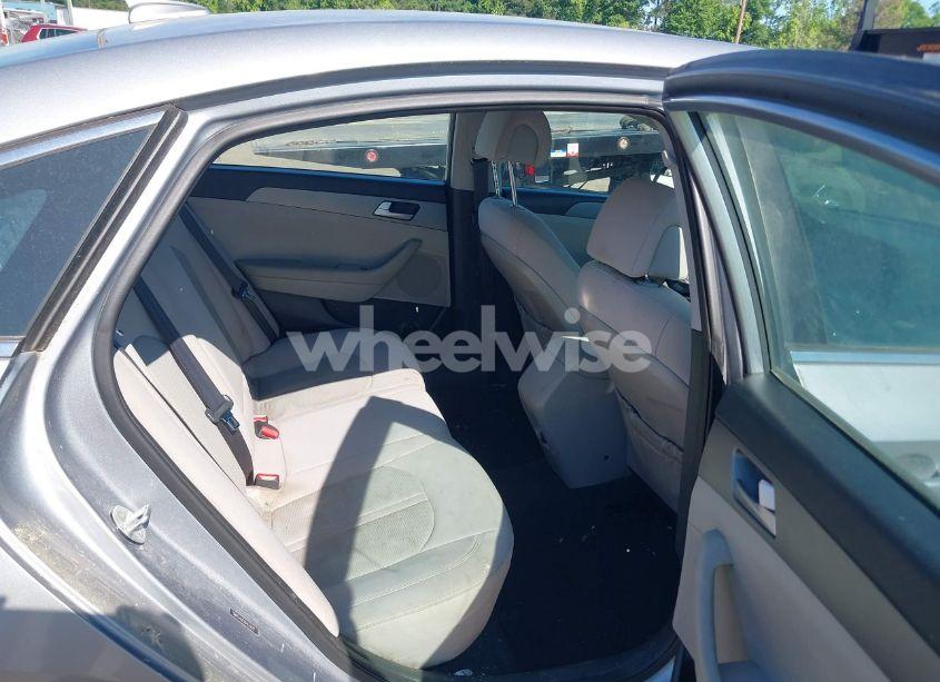 Photo 8 of 2016 Hyundai Sonata SE (VIN 5NPE24AFXGH333622)