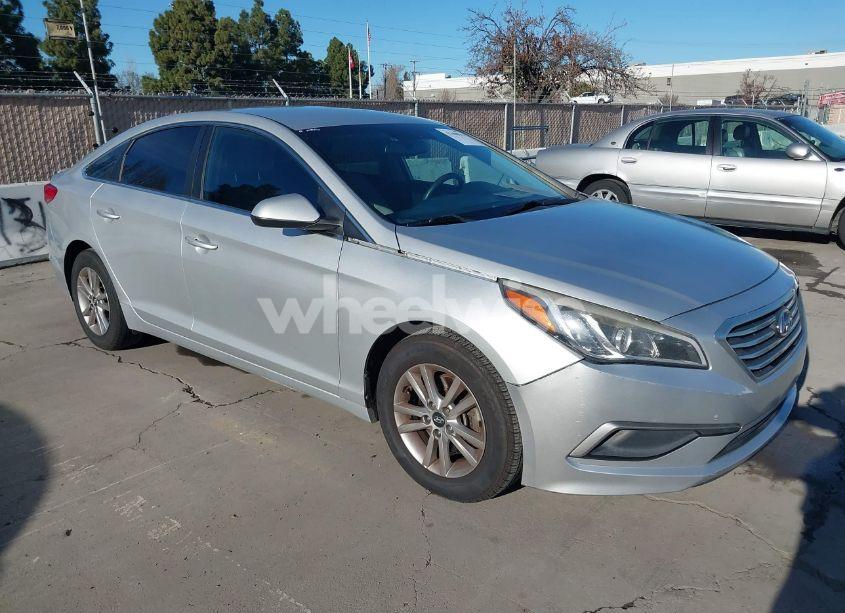 2016 Hyundai Sonata SE (VIN 5NPE24AFXGH343664) main photo
