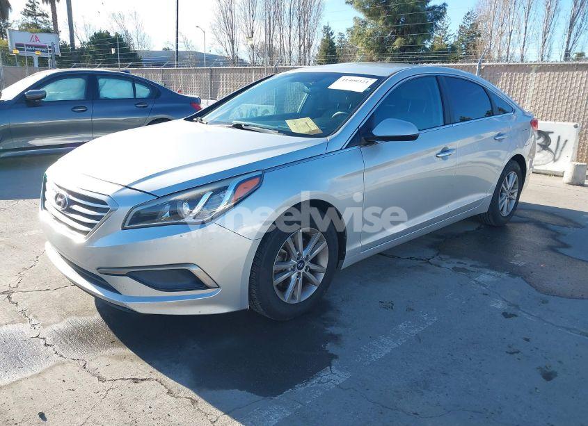 Photo 2 of 2016 Hyundai Sonata SE (VIN 5NPE24AFXGH343664)