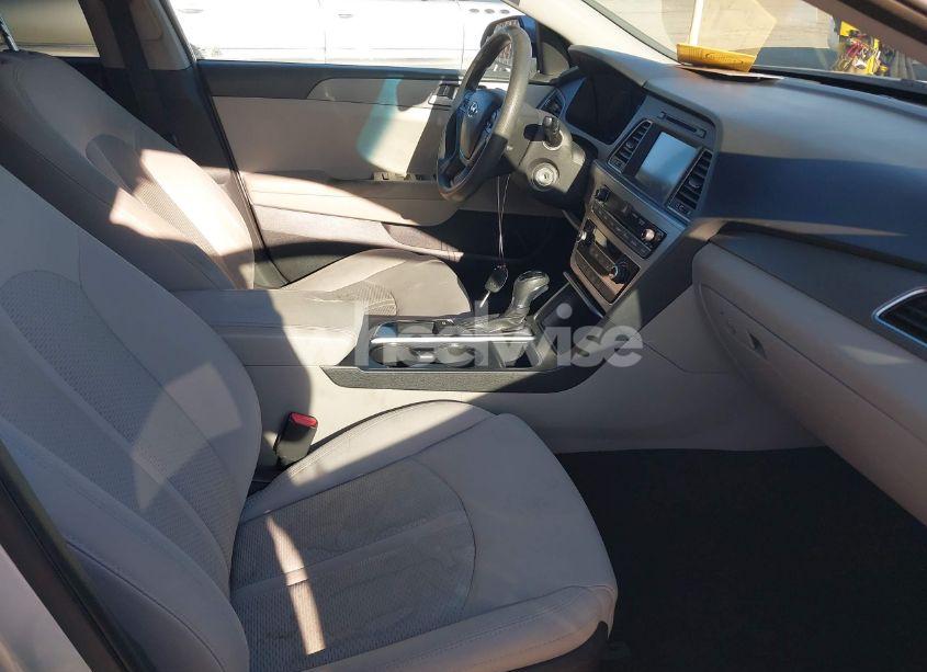 Photo 5 of 2016 Hyundai Sonata SE (VIN 5NPE24AFXGH343664)