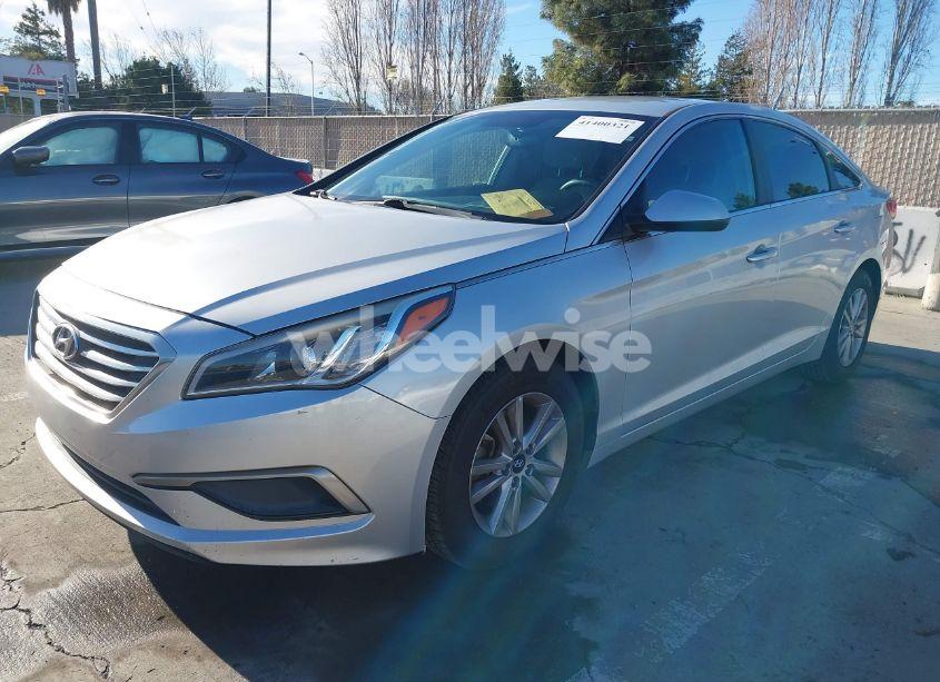 Photo 6 of 2016 Hyundai Sonata SE (VIN 5NPE24AFXGH343664)