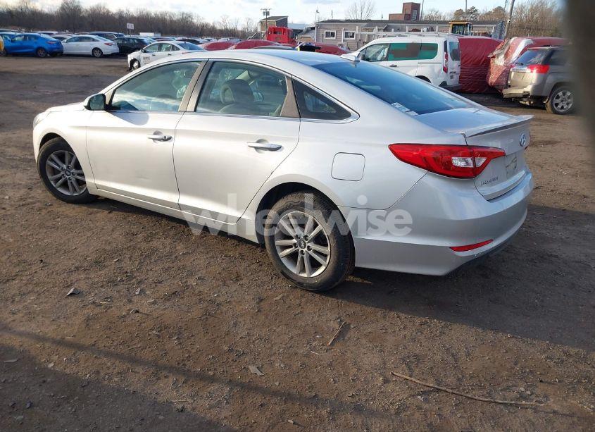 Photo 3 of 2016 Hyundai Sonata SE (VIN 5NPE24AFXGH347813)