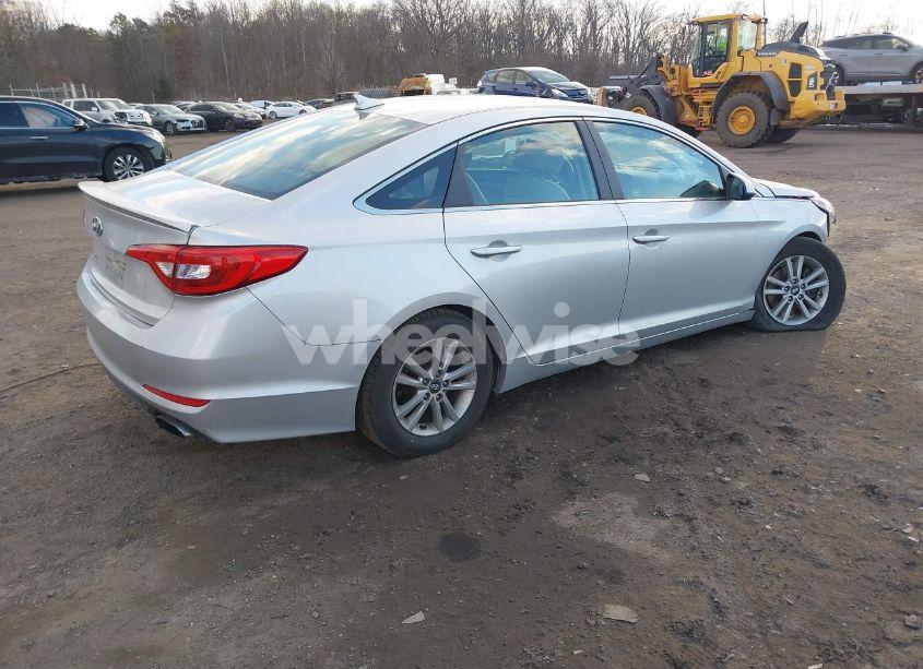 Photo 4 of 2016 Hyundai Sonata SE (VIN 5NPE24AFXGH347813)
