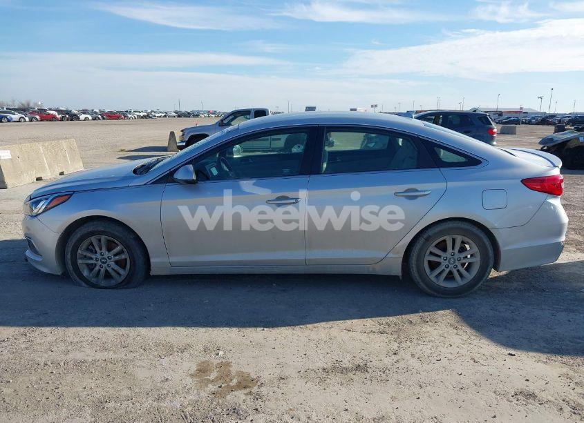 Photo 14 of 2016 Hyundai Sonata SE (VIN 5NPE24AFXGH359508)