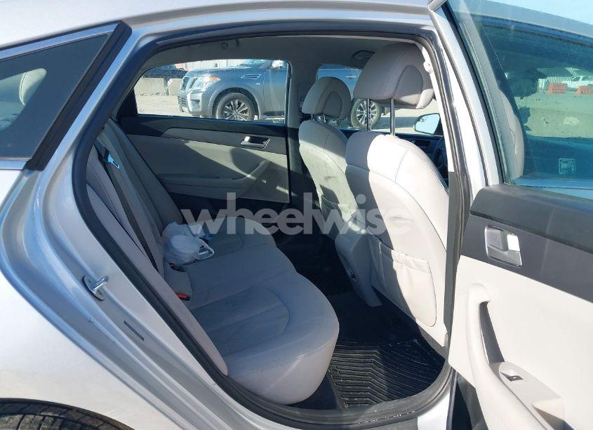 Photo 8 of 2016 Hyundai Sonata SE (VIN 5NPE24AFXGH359508)