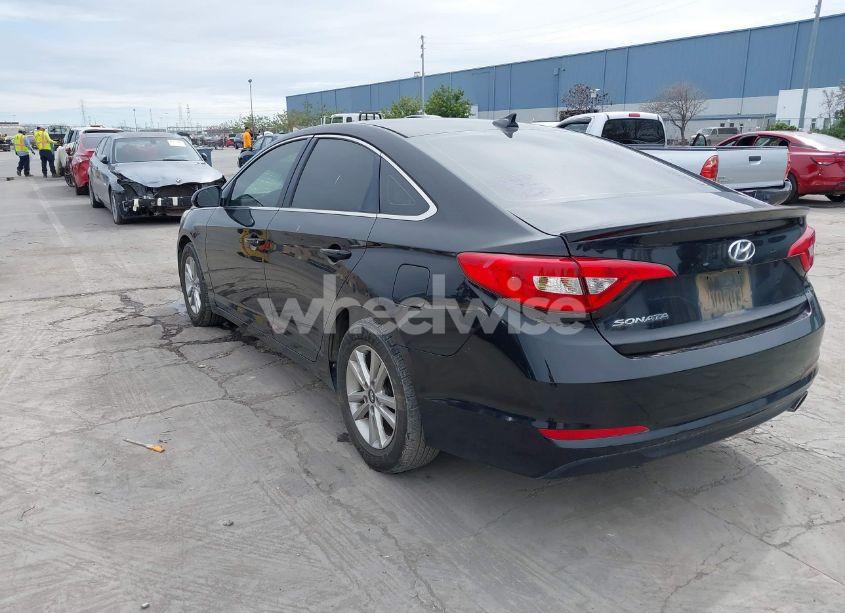 Photo 3 of 2016 Hyundai Sonata SE (VIN 5NPE24AFXGH359931)