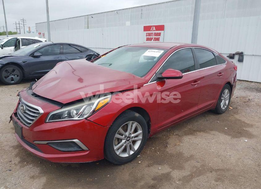 Photo 2 of 2016 Hyundai Sonata SE (VIN 5NPE24AFXGH363798)