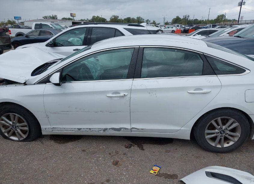 Photo 13 of 2016 Hyundai Sonata (VIN 5NPE24AFXGH399913)