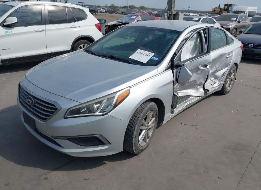 Photo 2 of 2016 Hyundai Sonata (VIN 5NPE24AFXGH402471)