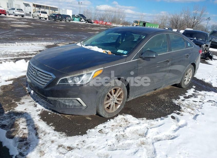 Photo 2 of 2016 Hyundai Sonata (VIN 5NPE24AFXGH418072)