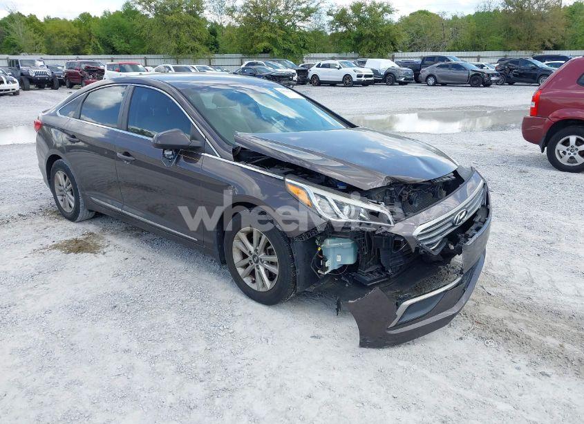2016 Hyundai Sonata SE (VIN 5NPE24AFXGH433302) main photo