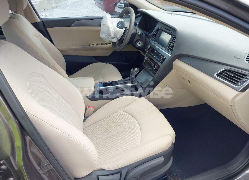 Photo 5 of 2016 Hyundai Sonata SE (VIN 5NPE24AFXGH433302)