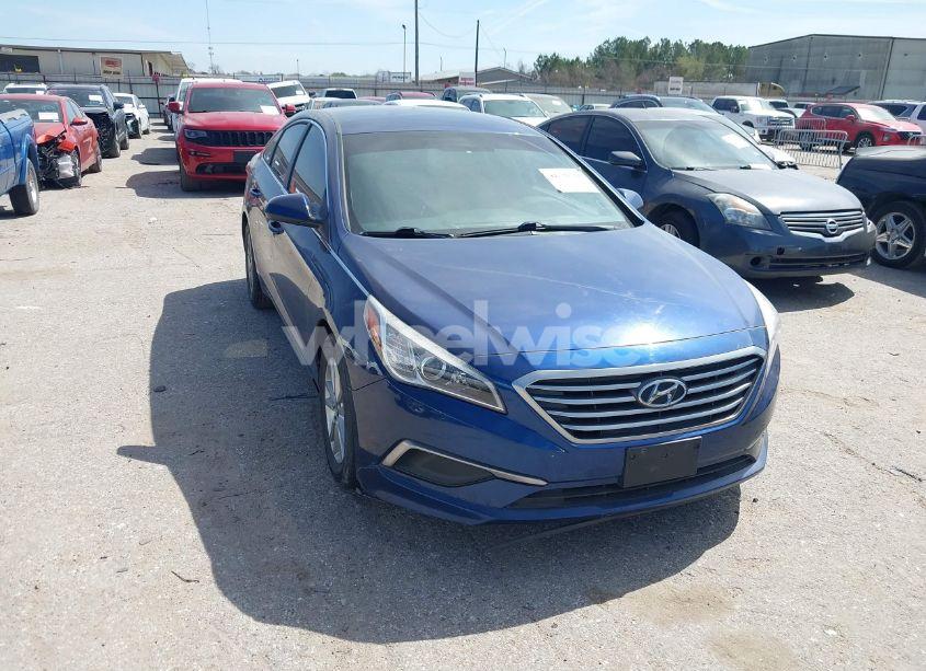 2017 Hyundai Sonata SE (VIN 5NPE24AFXHH458458) main photo