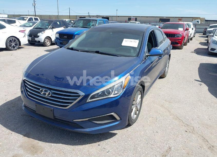 Photo 2 of 2017 Hyundai Sonata SE (VIN 5NPE24AFXHH458458)