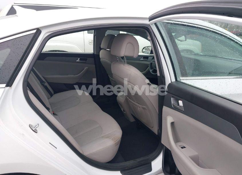 Photo 8 of 2017 Hyundai Sonata SE (VIN 5NPE24AFXHH465622)