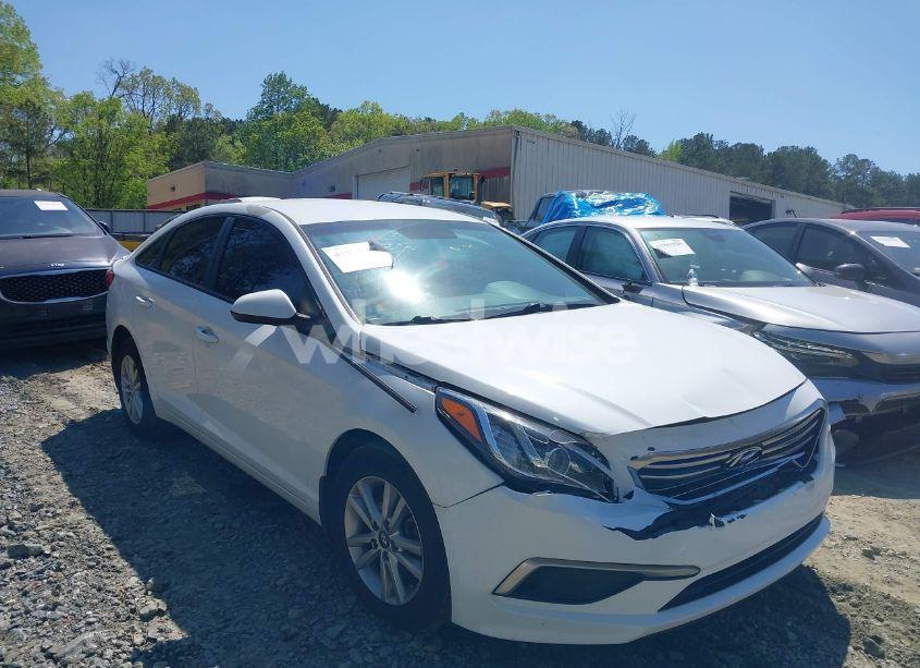 2017 Hyundai Sonata SE (VIN 5NPE24AFXHH481349) main photo