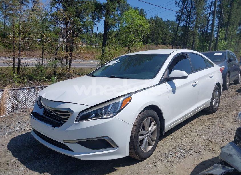 Photo 2 of 2017 Hyundai Sonata SE (VIN 5NPE24AFXHH481349)