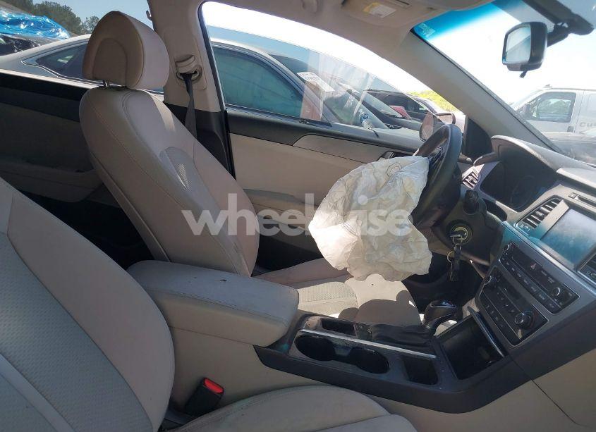 Photo 5 of 2017 Hyundai Sonata SE (VIN 5NPE24AFXHH481349)