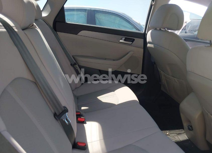 Photo 8 of 2017 Hyundai Sonata SE (VIN 5NPE24AFXHH481349)