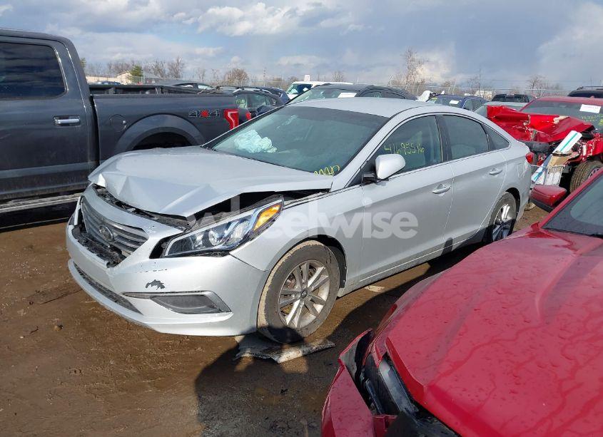 Photo 2 of 2017 Hyundai Sonata SE (VIN 5NPE24AFXHH516990)