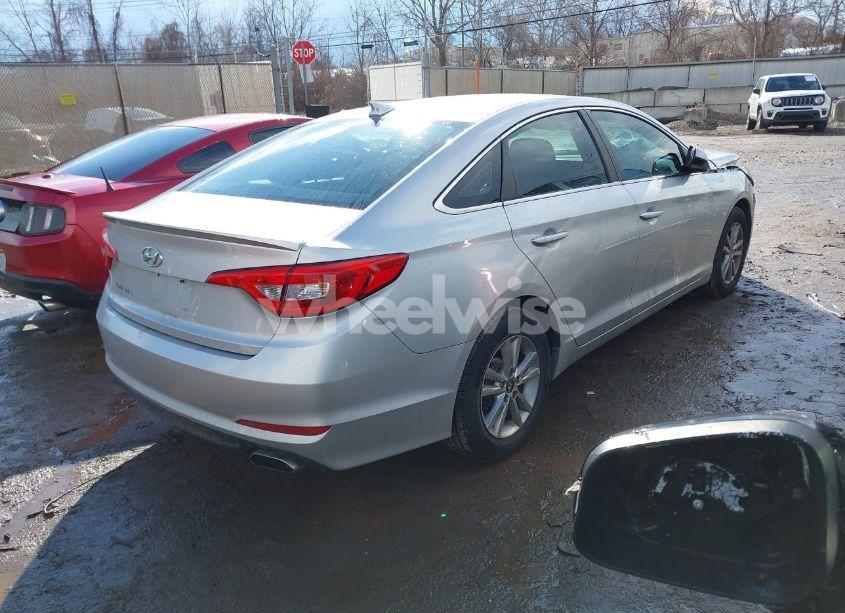 Photo 4 of 2017 Hyundai Sonata SE (VIN 5NPE24AFXHH516990)