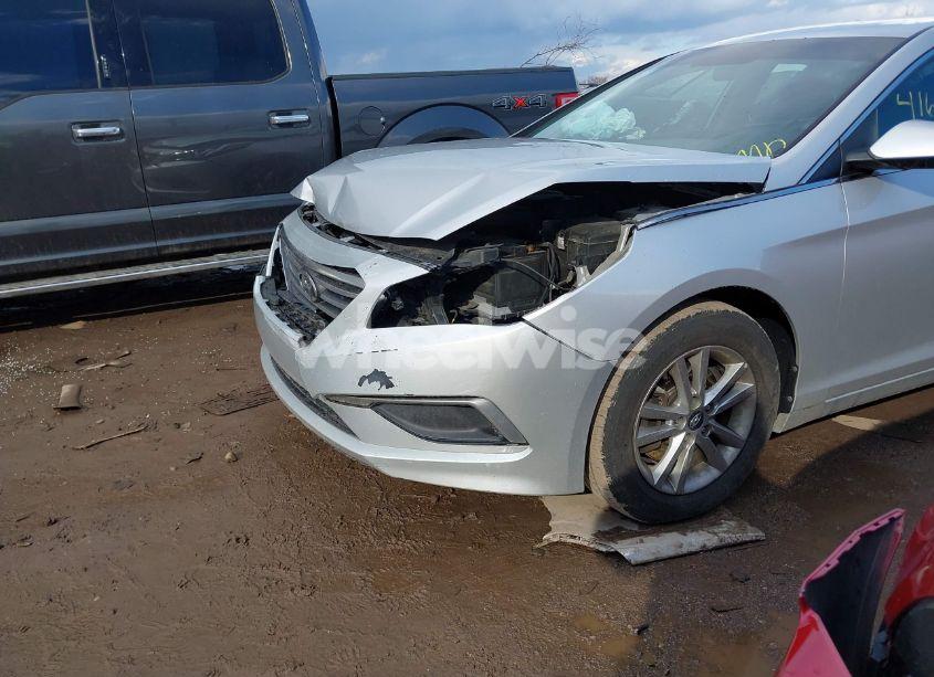 Photo 6 of 2017 Hyundai Sonata SE (VIN 5NPE24AFXHH516990)