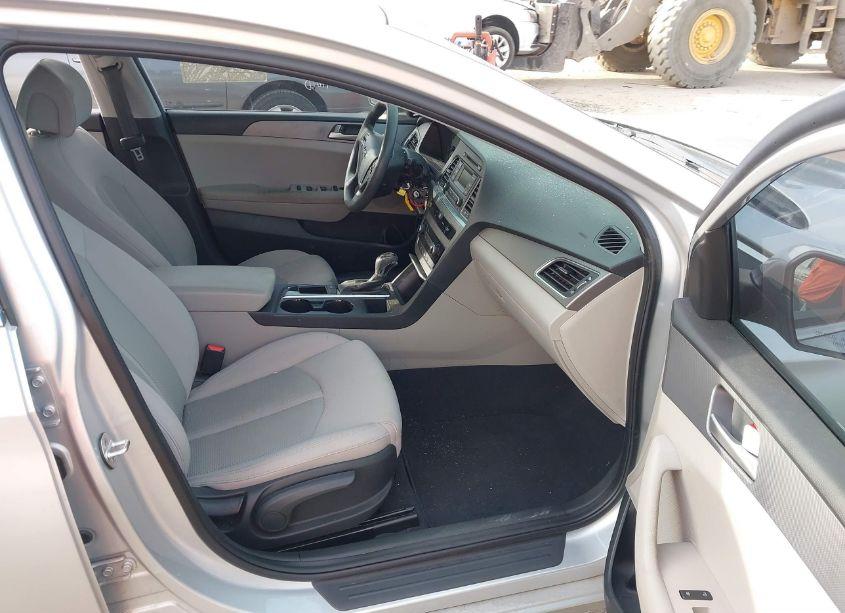 Photo 5 of 2017 Hyundai Sonata (VIN 5NPE24AFXHH534017)