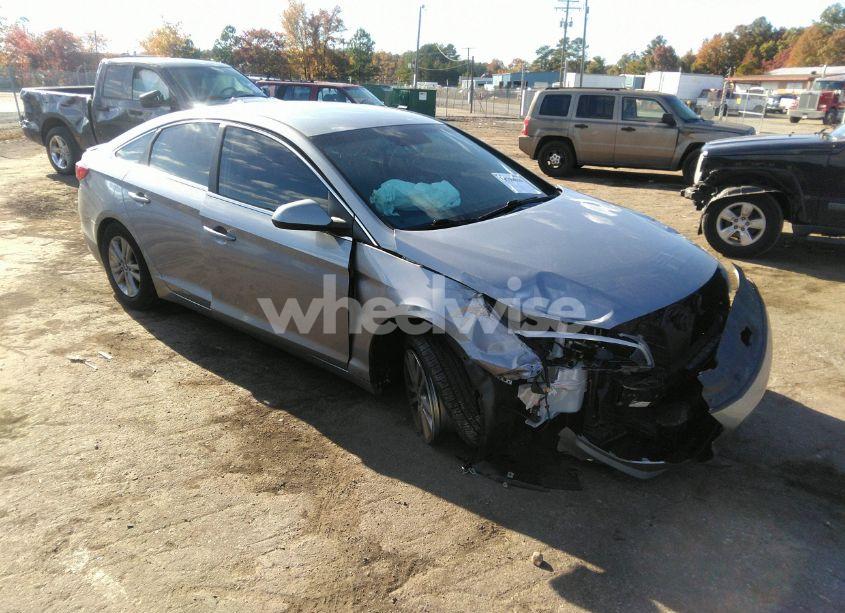 2017 Hyundai Sonata SE (VIN 5NPE24AFXHH536348) main photo