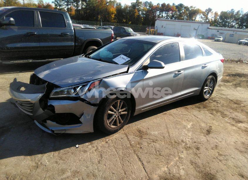 Photo 2 of 2017 Hyundai Sonata SE (VIN 5NPE24AFXHH536348)