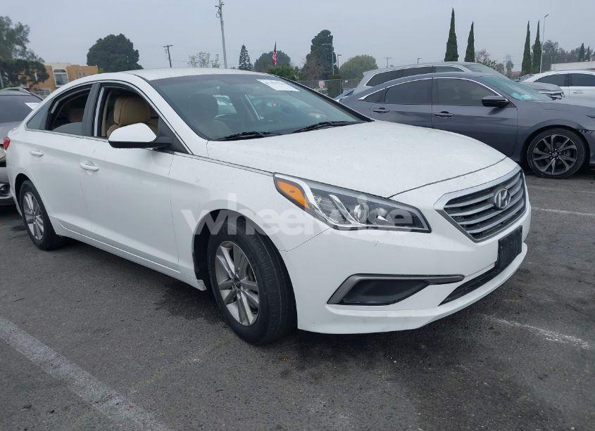 2017 Hyundai Sonata SE (VIN 5NPE24AFXHH543414) main photo