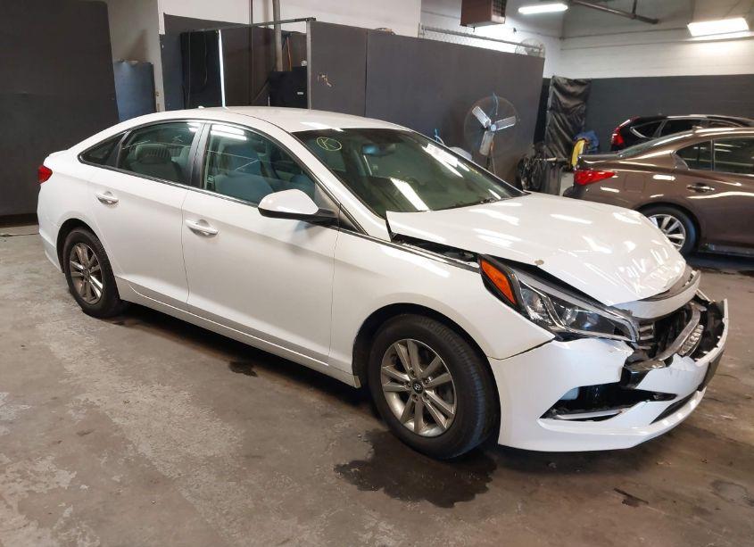 2017 Hyundai Sonata SE (VIN 5NPE24AFXHH547477) main photo