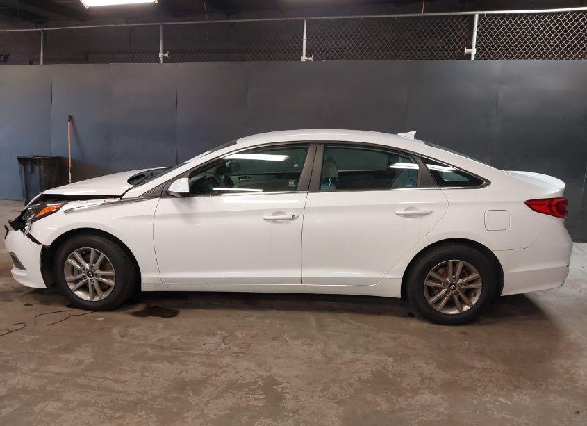 Photo 13 of 2017 Hyundai Sonata SE (VIN 5NPE24AFXHH547477)