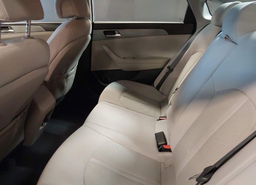 Photo 8 of 2017 Hyundai Sonata SE (VIN 5NPE24AFXHH547477)