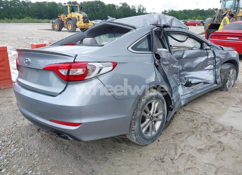 Photo 4 of 2017 Hyundai Sonata SE (VIN 5NPE24AFXHH553702)