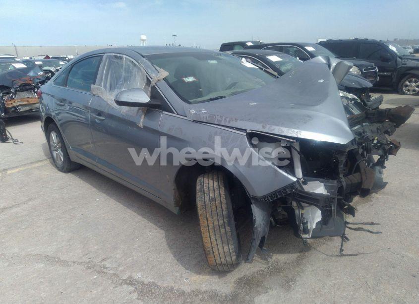 2017 Hyundai Sonata (VIN 5NPE24AFXHH567986) main photo