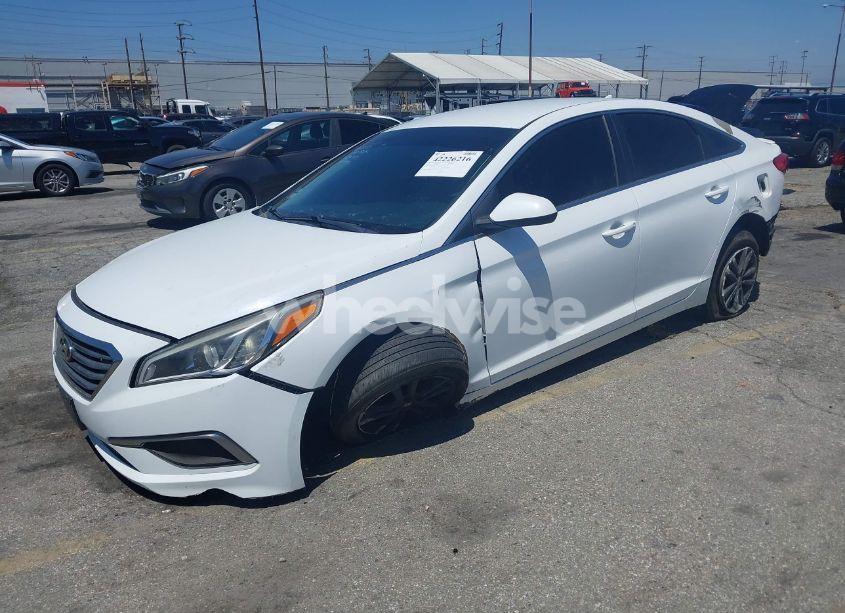 Photo 2 of 2017 Hyundai Sonata SE (VIN 5NPE24AFXHH574114)